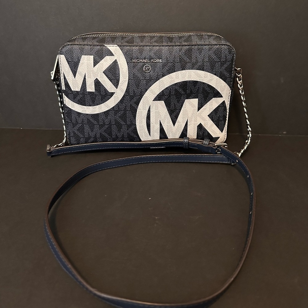Michael Kors Jet Set crossbody